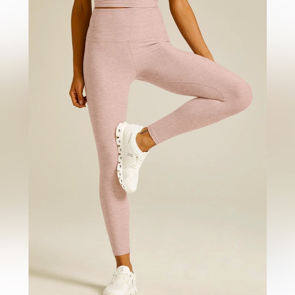 Beyond Yoga Leggings in CHAI ☕️ Size Small